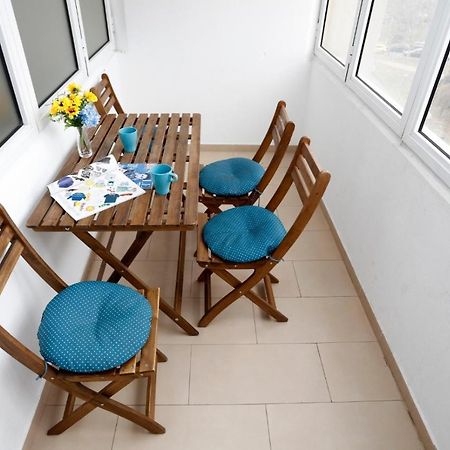 Lovely 2 Bedroom Apartment Near Old Town Bukarest Kültér fotó
