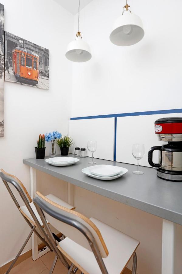 Lovely 2 Bedroom Apartment Near Old Town Bukarest Kültér fotó